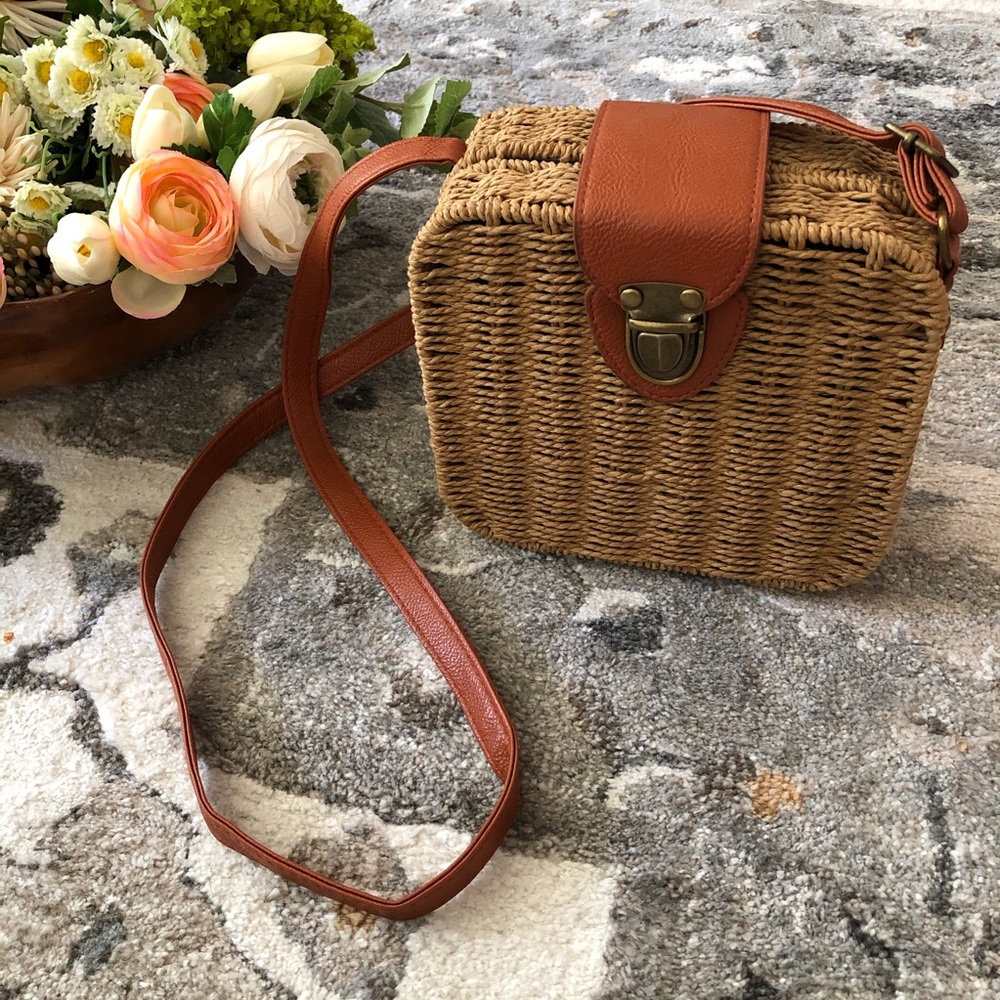 Woven cross body bag